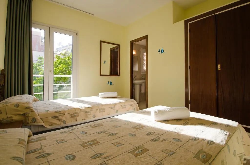 Гостевой дом Hostal Lloret Льорет-де-Мар