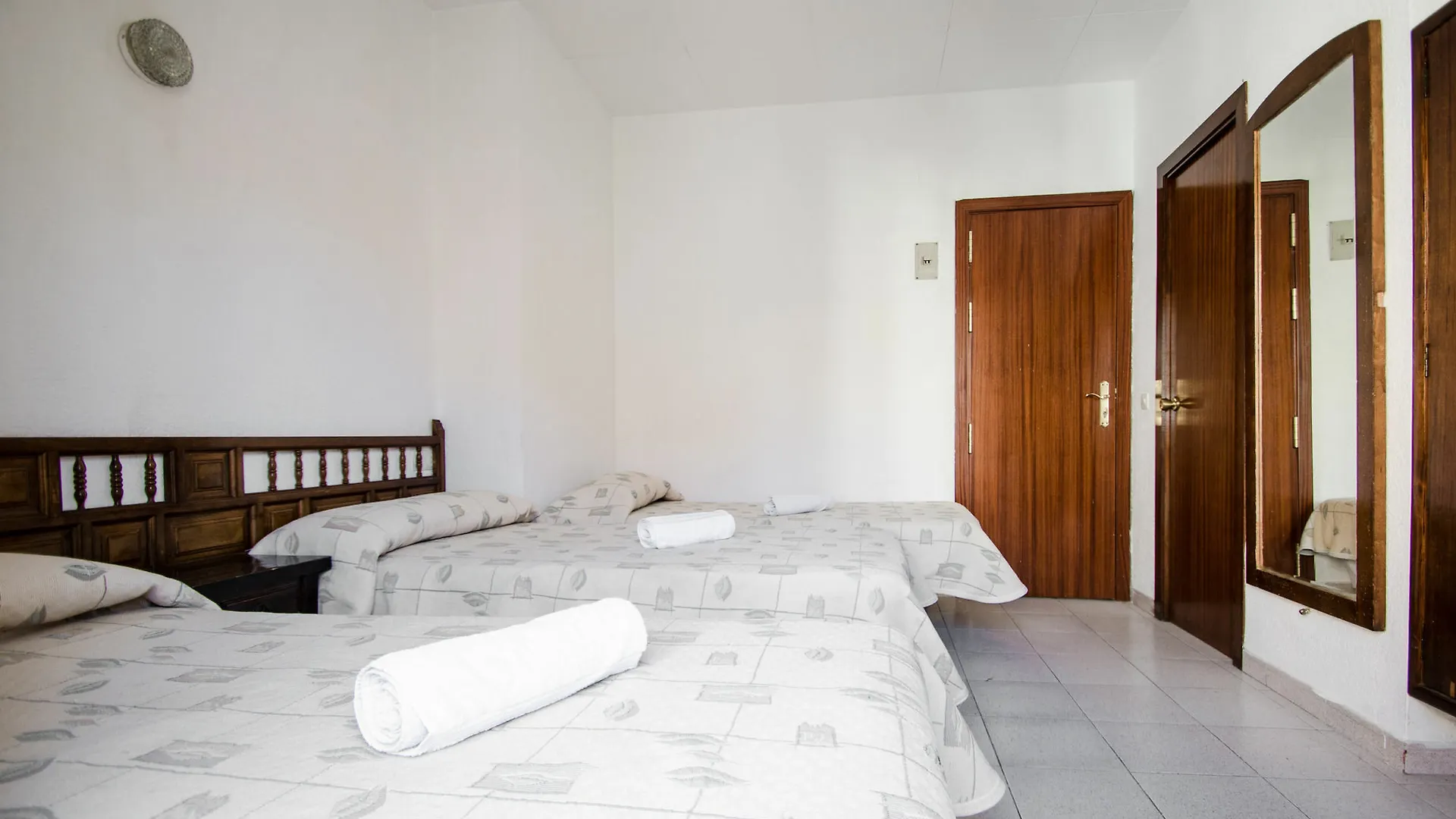 Hostal Lloret Льорет-де-Мар Гостевой дом