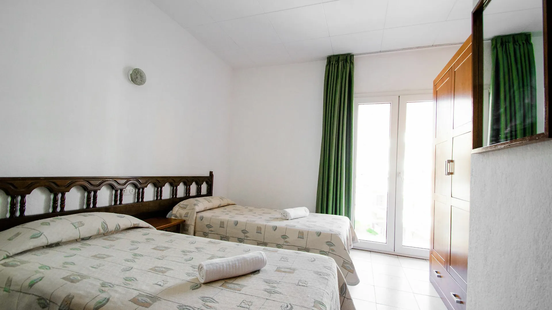 Гостевой дом Hostal Lloret Льорет-де-Мар